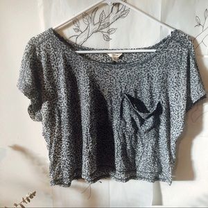 Forever 21 crop gray leopard top